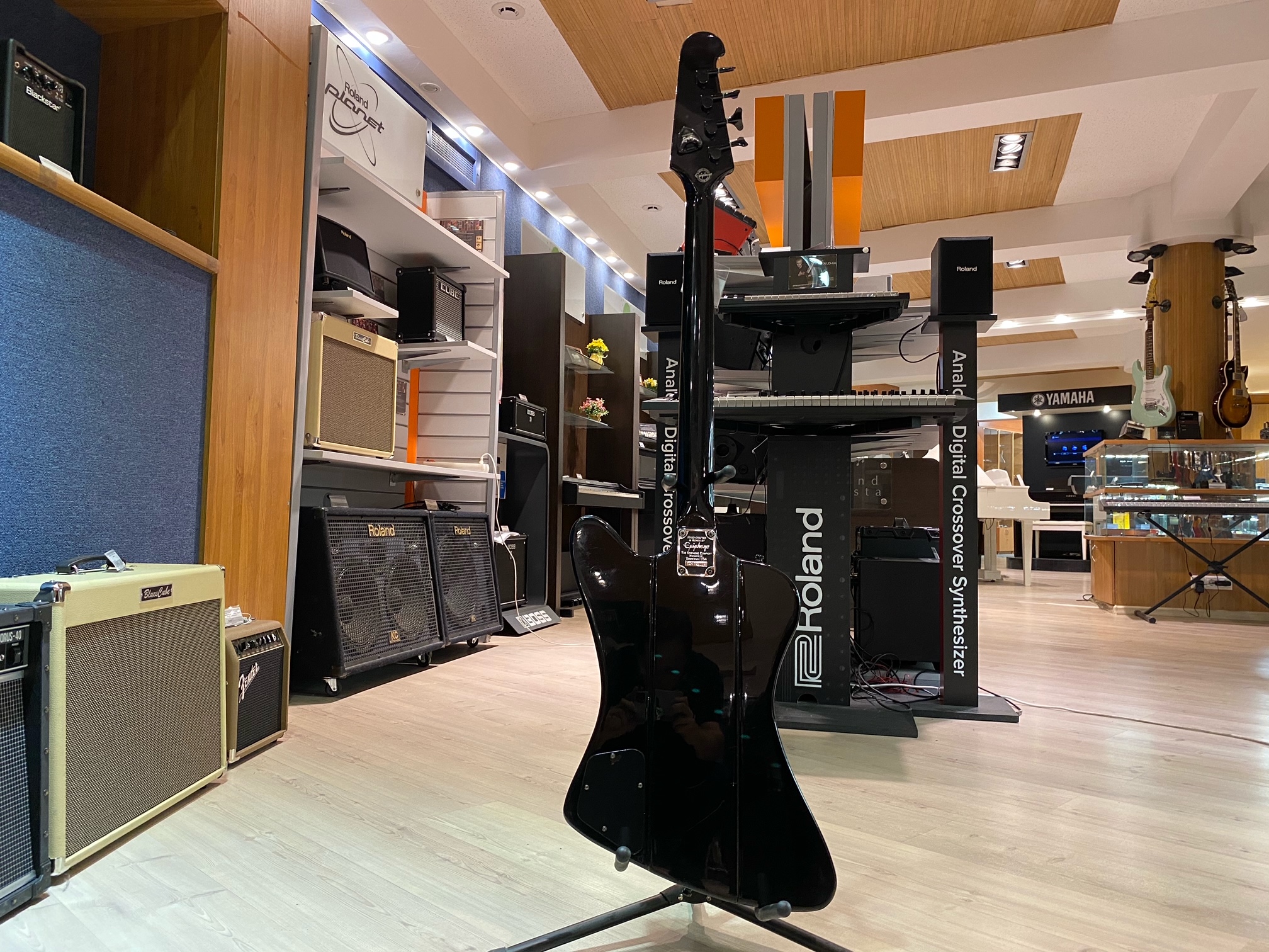 Epiphone Thunderbird бас-гитара Korea 2004 + комплект аксессуаров