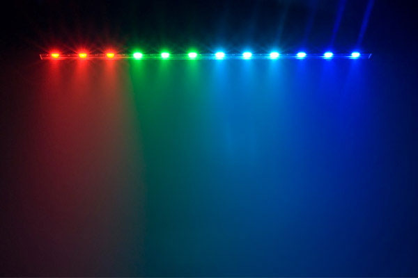 Chauvet COLORBAND TRI Линейный светодидный прибор