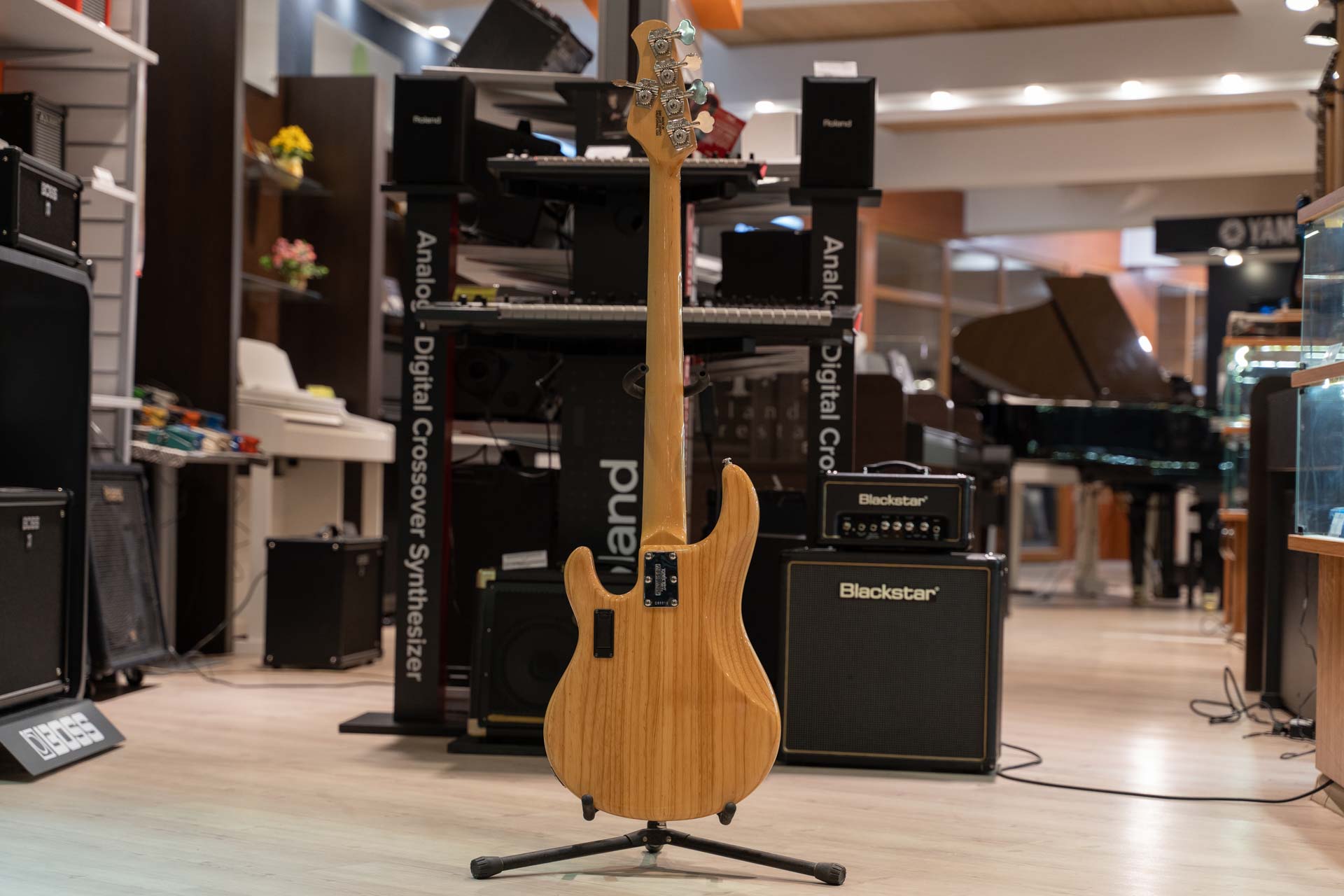 Music Man Sting Ray 5 HH USA 2006 бас-гитара
