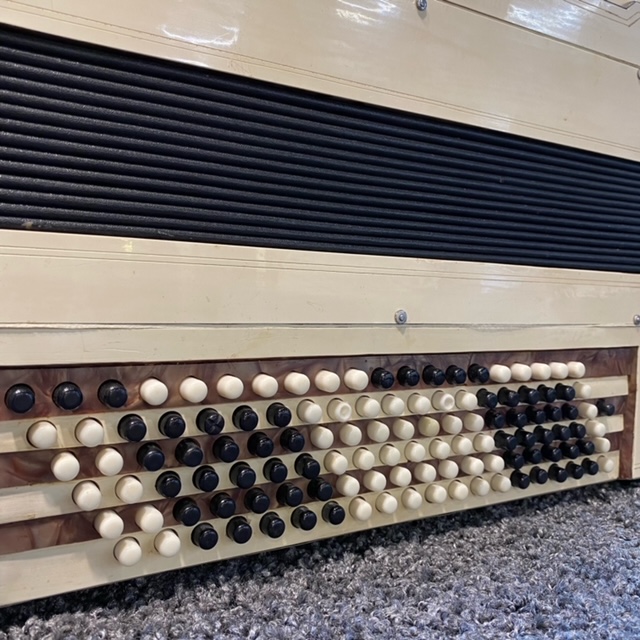 Баян Тульский БН-61/120 концертный цельнопланочный 1956 Чехол в комплекте Б/У 