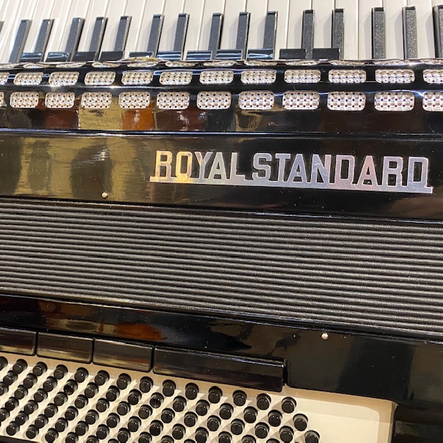 Royal Standard Montana BK 41/120 4/4 аккордеон