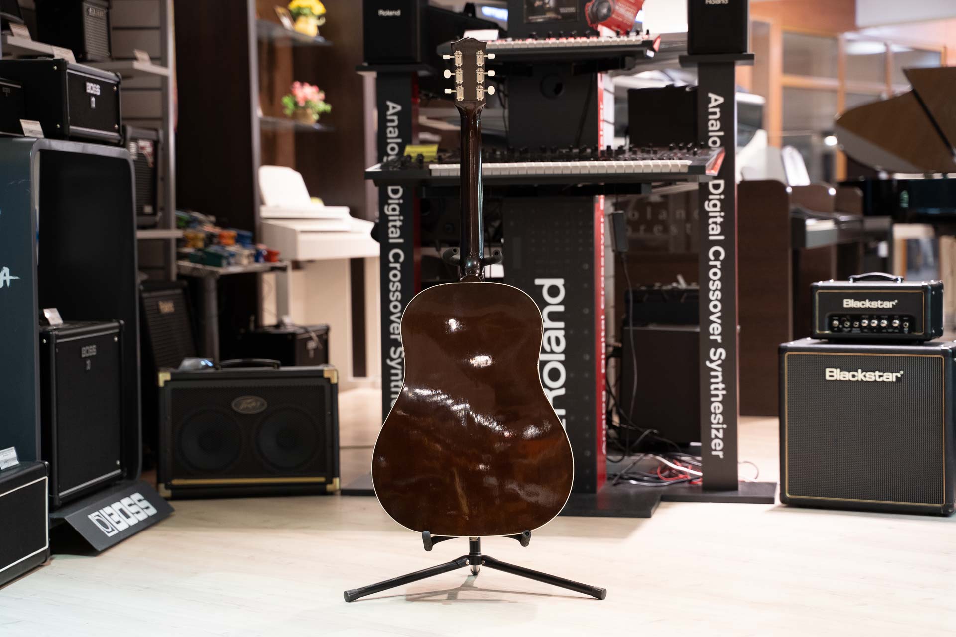Gibson J-45 USA 2002 электроакустическая гитара