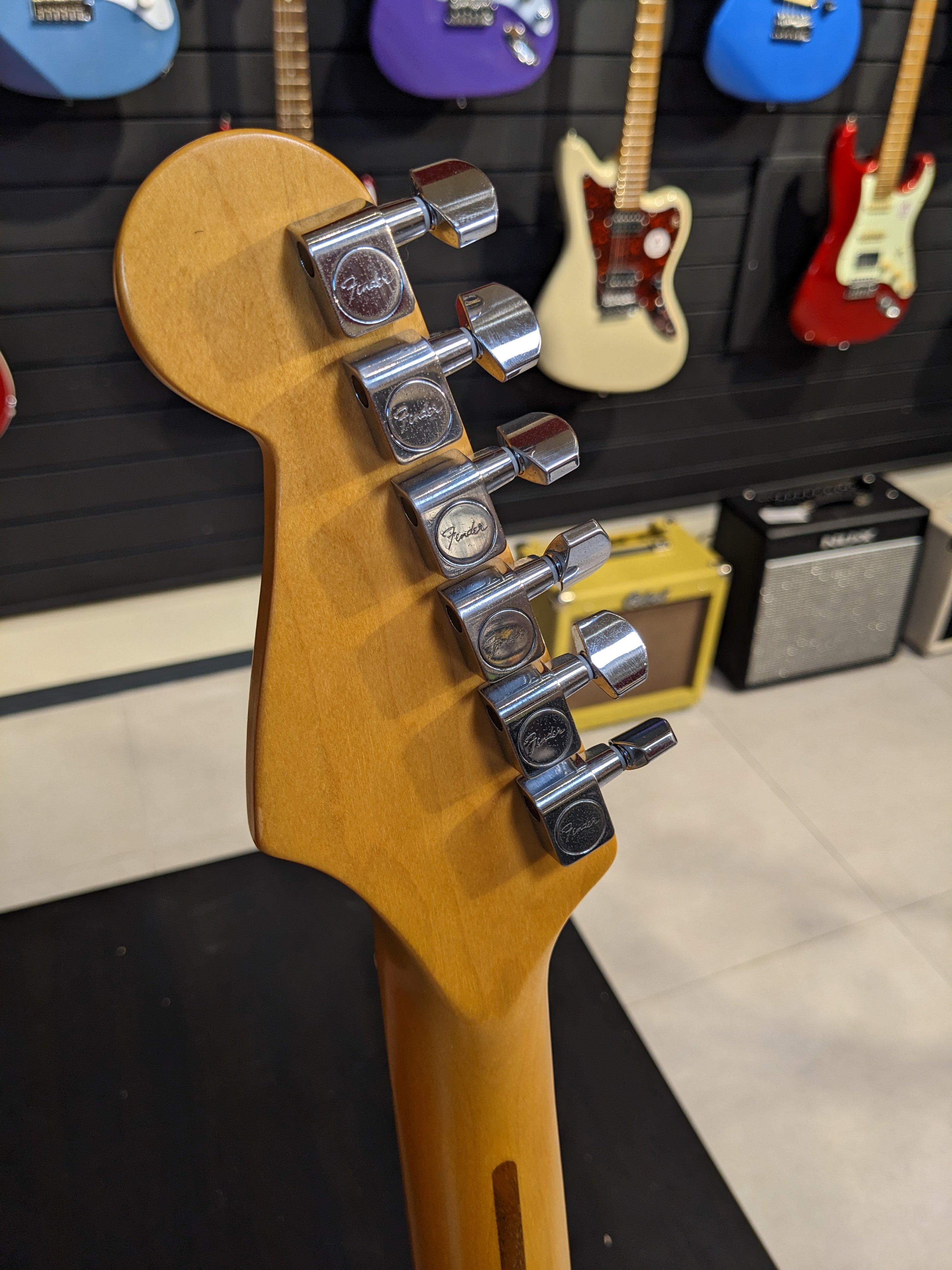 Fender Standard Stratocaster MIM 2007 электрогитара