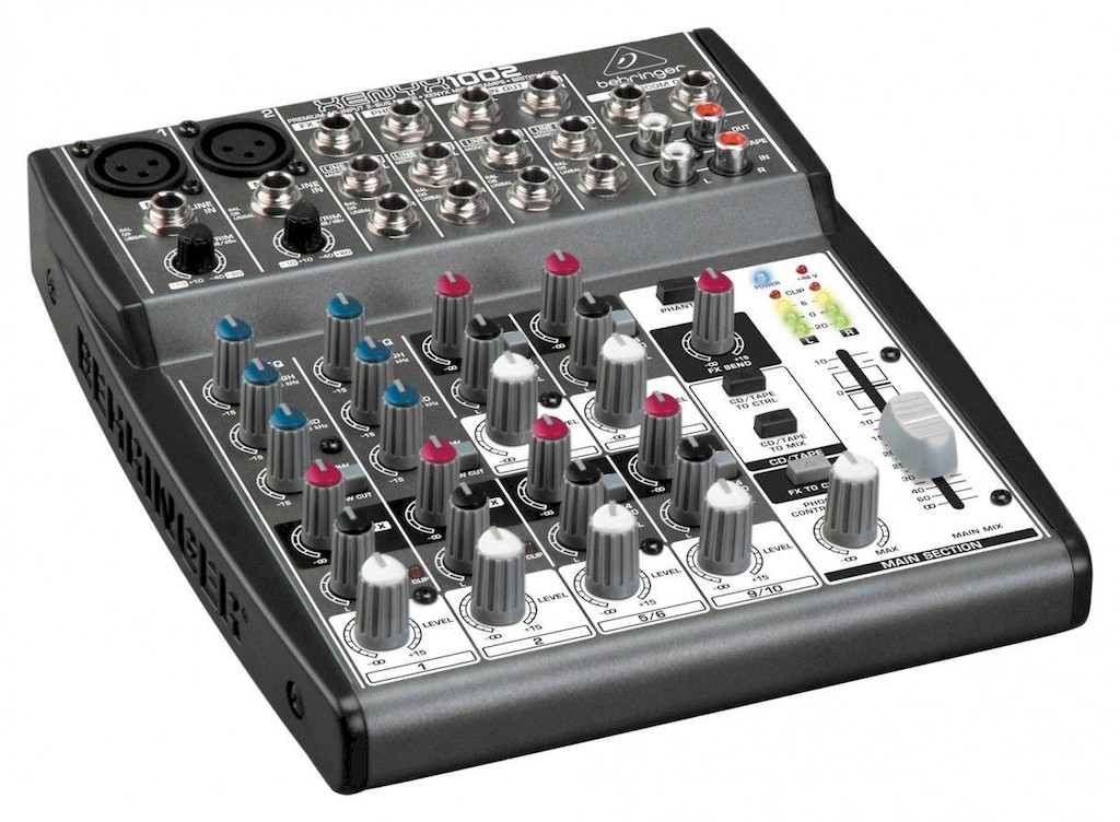 Behringer Xenyx 1002 микшер,2 микр. предусил.,8 линейных входов, эквалайзер