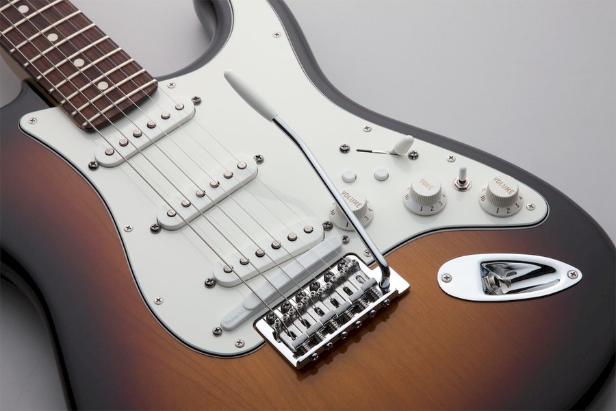 Fender GC-1-BLK электрогитара. Цвет дэки черный, гриф клен, чехол в комплекте