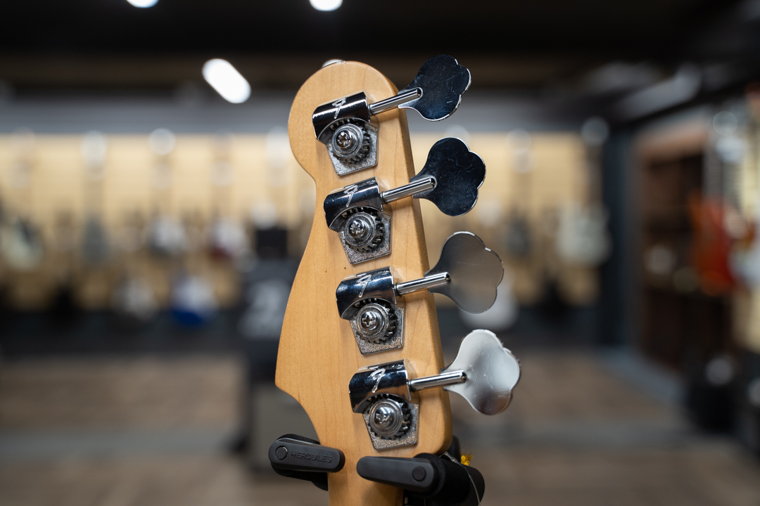 Fender Precision Mexico 2001 бас-гитара