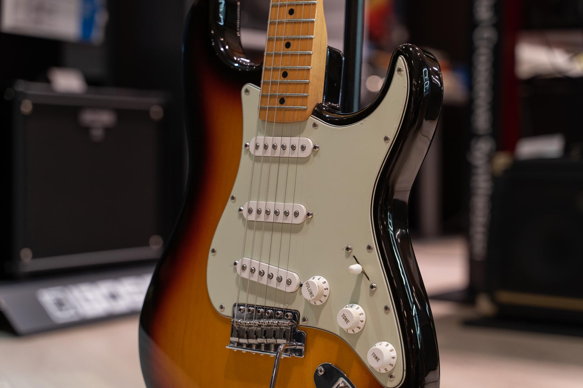 Fender Stratocaster SSS Mexico 2003 электрогитара