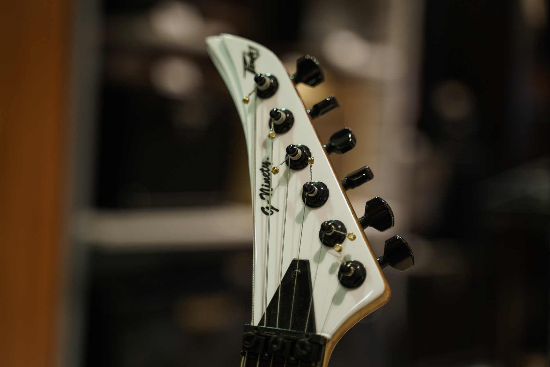 Peavey G-Ninety USA 1992 электрогитара. Чехол в комплекте