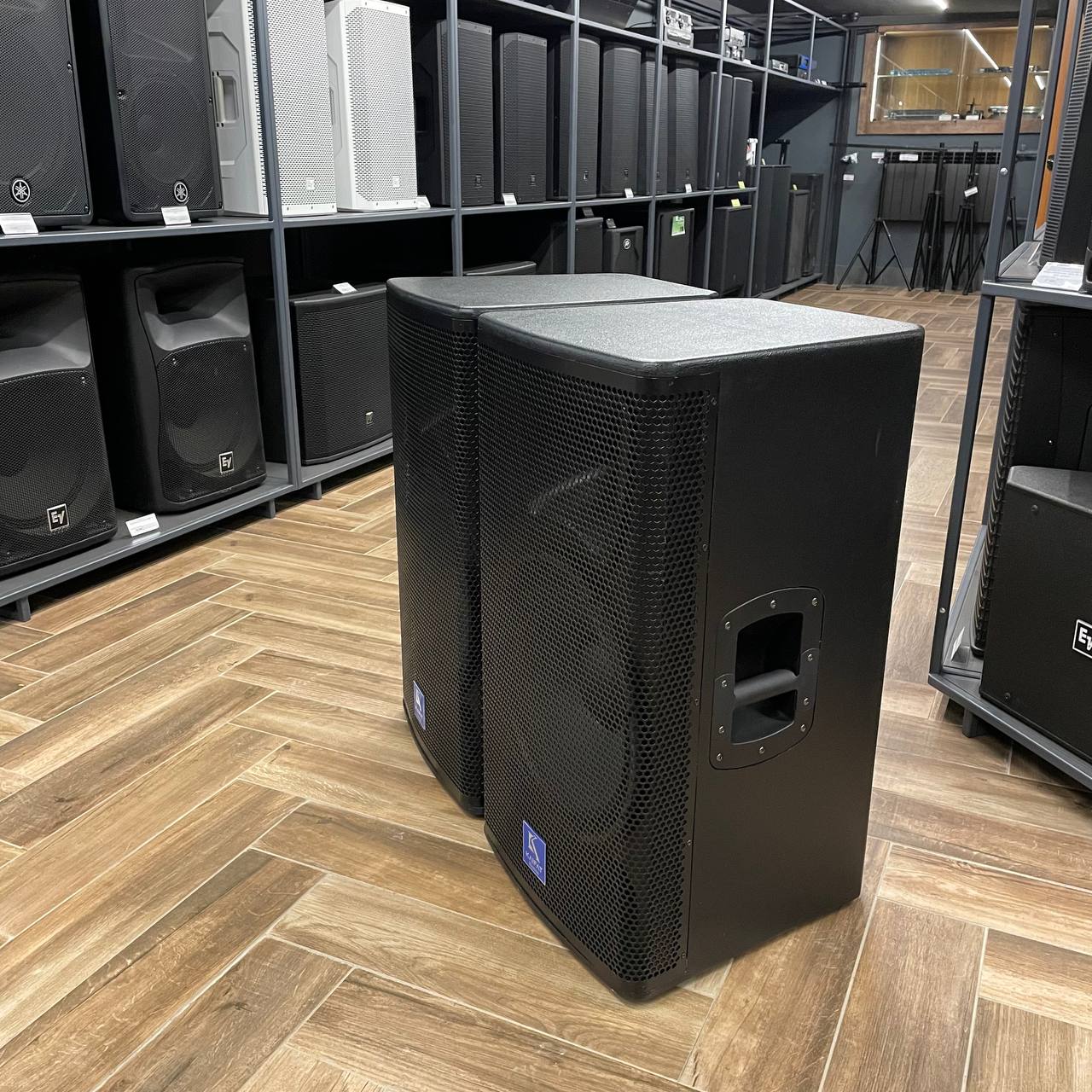 Kaifat PR15 set Звукоусилительный комплект 1000W. Состав: 2*PR15 + усилитель Biema