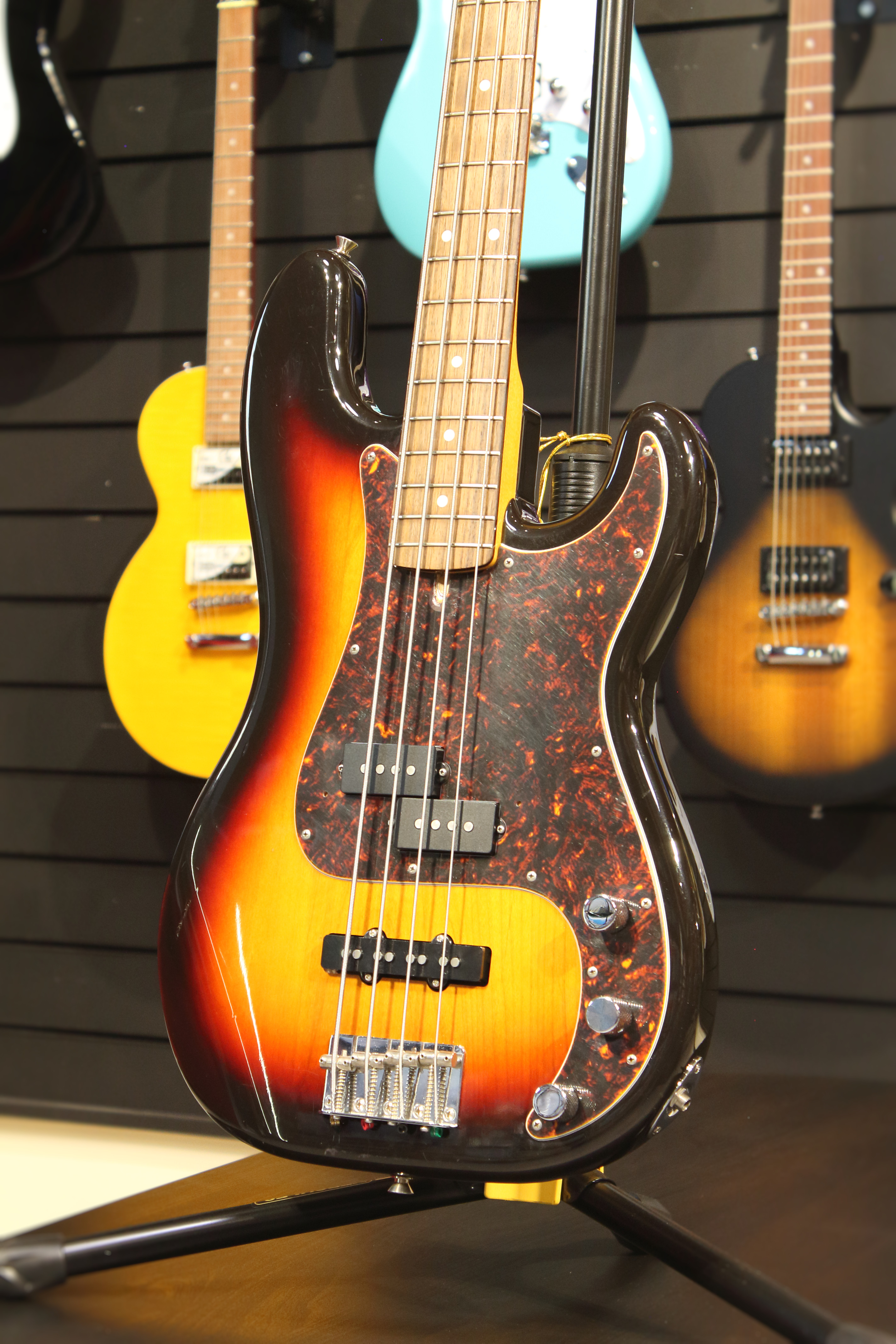 Fender Precision Bass PJ-mod CIJ 2004-2005 бас-гитара