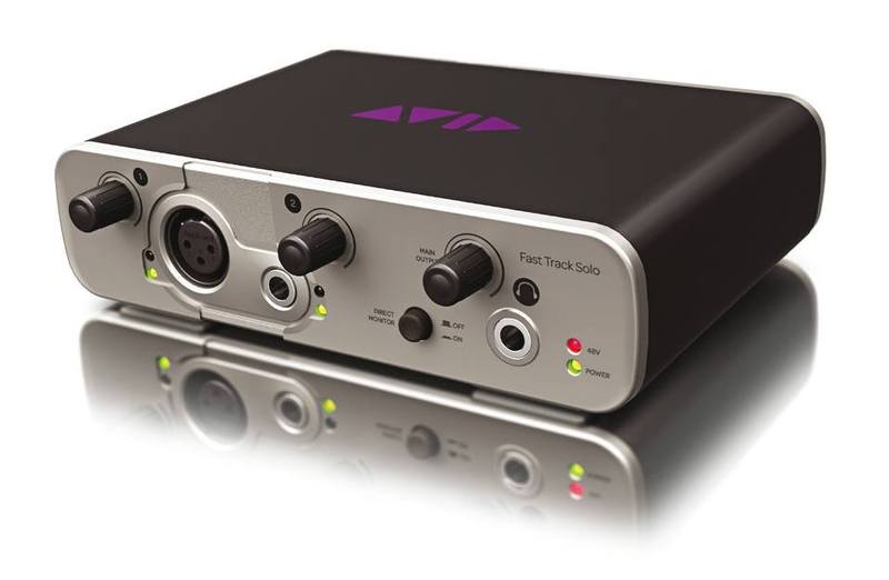 Avid Fast Track Solo USB аудио интерфейс, 24 бита/48 кГц, входы: микрофонный XLR с фантомными пит.