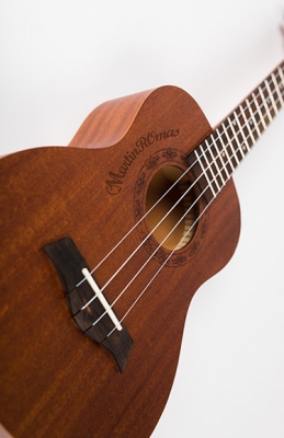 Martin Romas MR-02F (24") Укулеле концертная (гавайская гитара), чехол в комплекте
