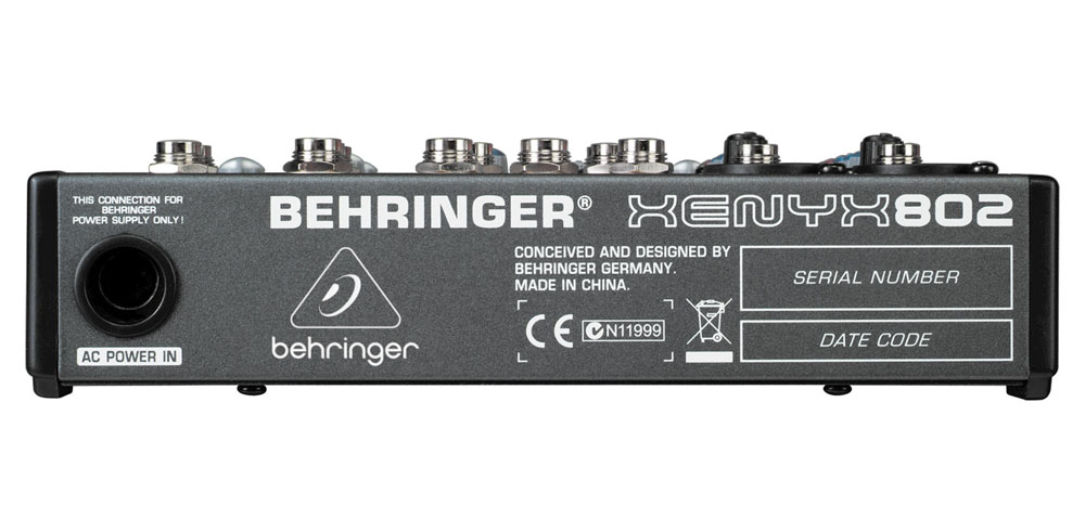 Behringer Xenyx 802 сверхкомпактный малошумящий микшерный пульт (2 моновхода, 2 стереовхода, 1 AUX)