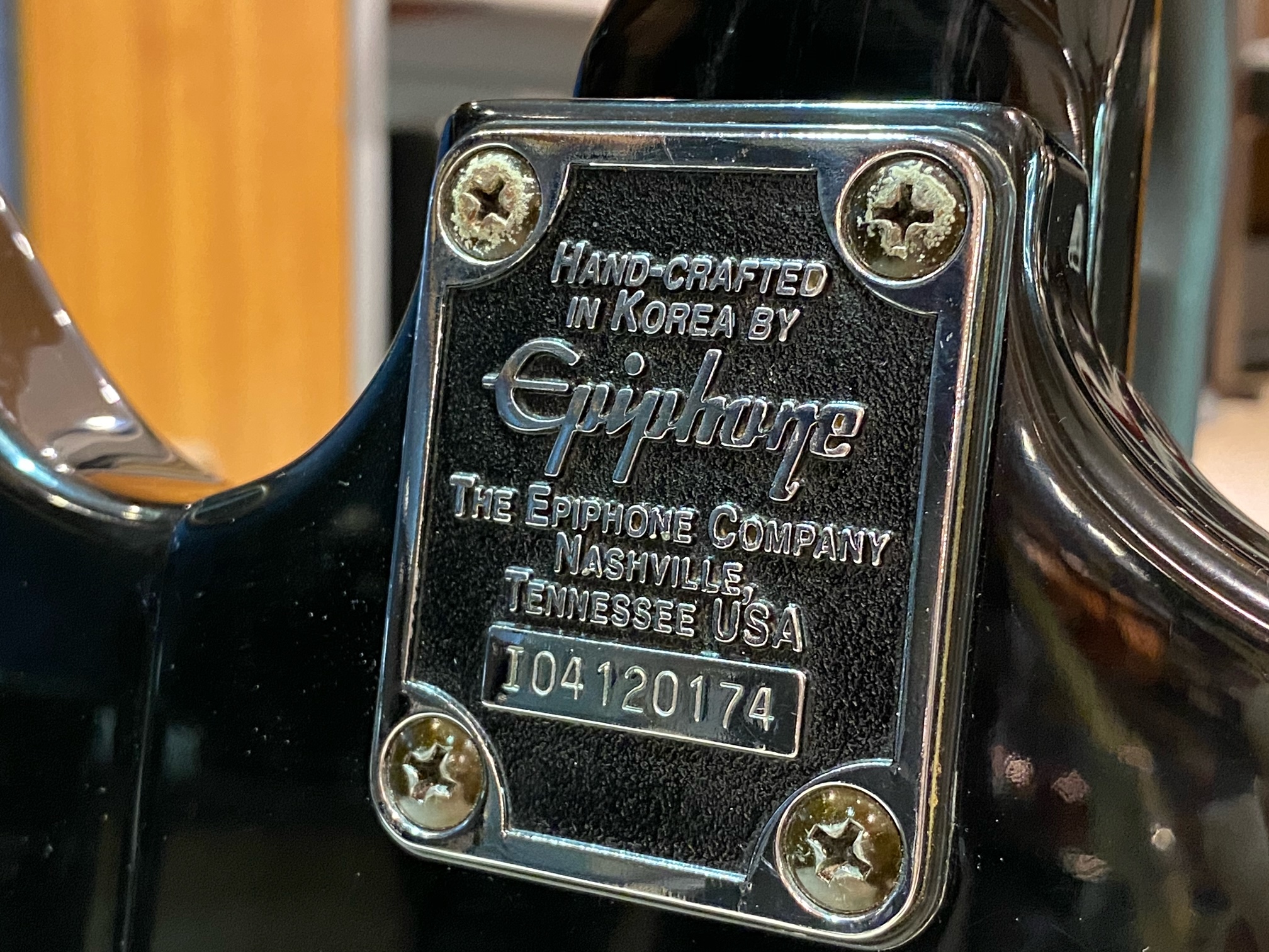 Epiphone Thunderbird бас-гитара Korea 2004 + комплект аксессуаров