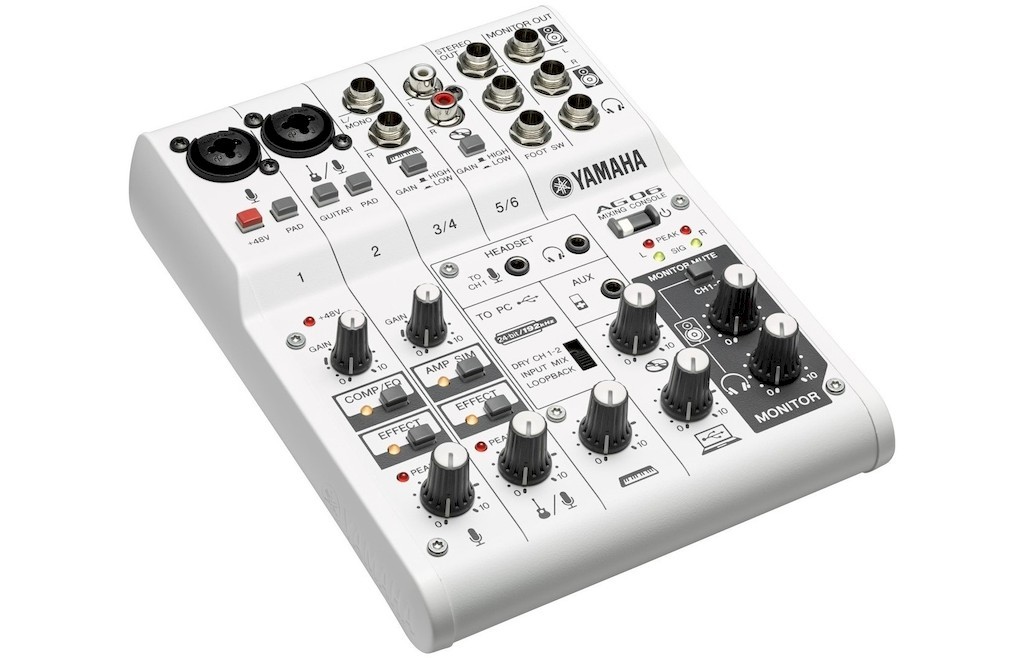 Yamaha AG06 микшерный пульт