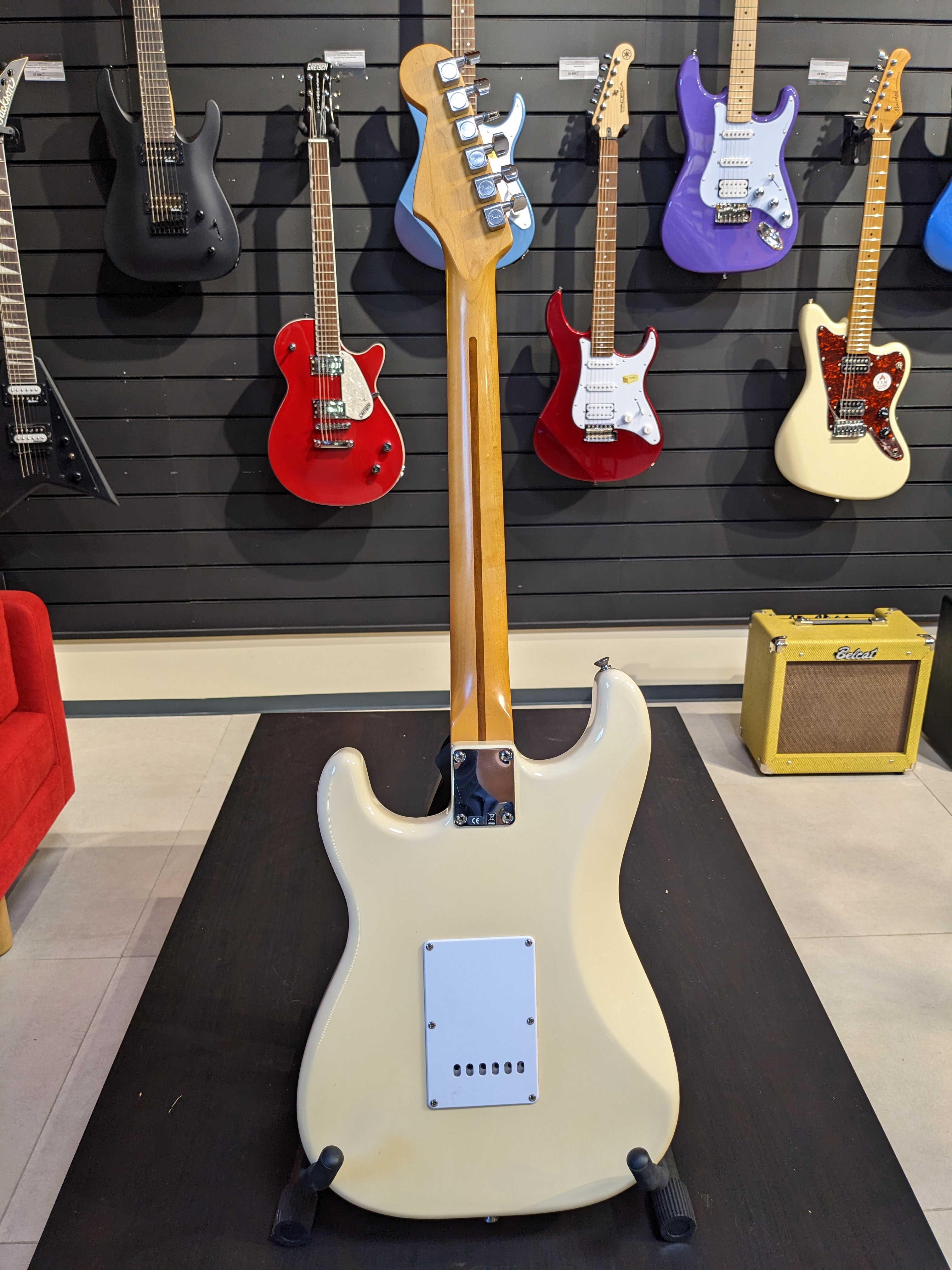 Fender Standard Stratocaster MIM 2007 электрогитара