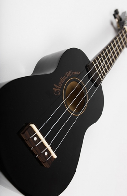 Martin Romas MR-021BK ( 21" ) Укулеле сопрано цвет - черый, чехол в комплекте