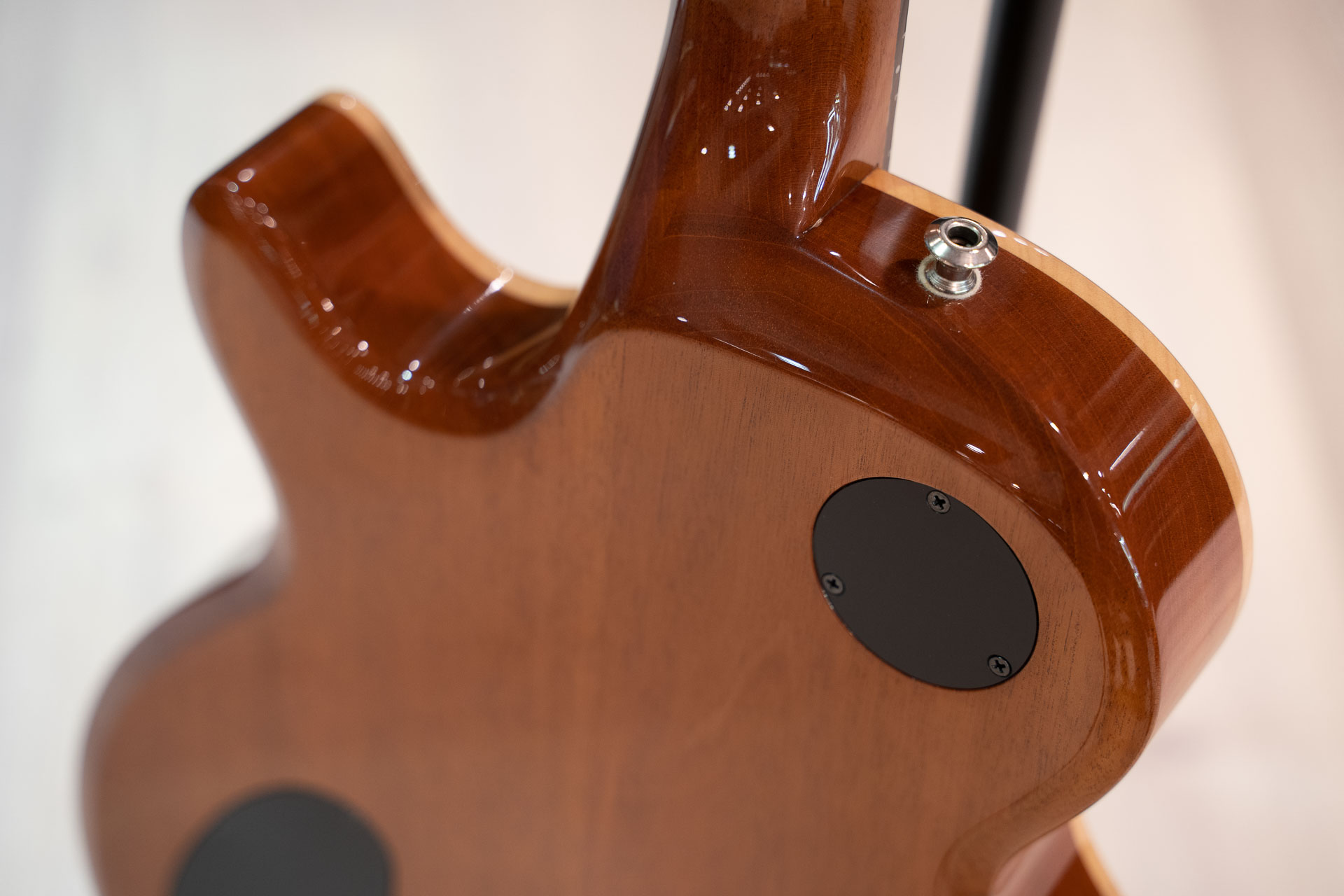 Carvin H-550 2000 USA полуакустическая гитара