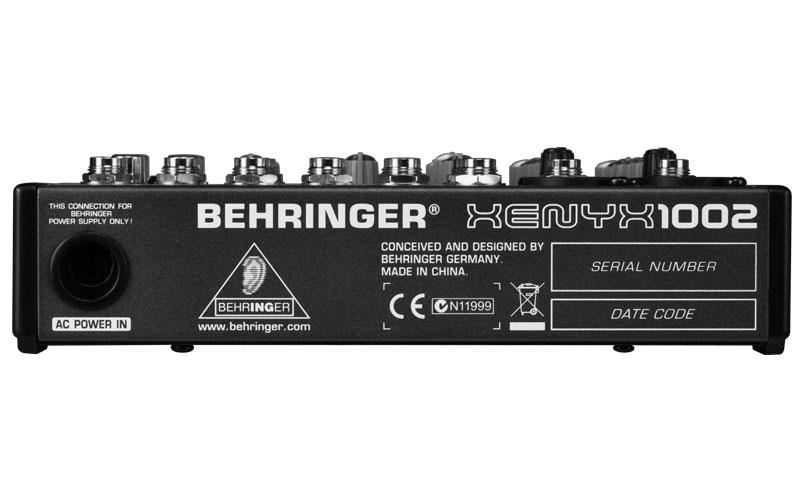 Behringer Xenyx 1002 микшер,2 микр. предусил.,8 линейных входов, эквалайзер
