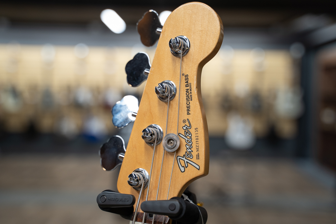Fender Precision Mexico 2001 бас-гитара