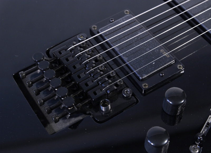 ESP/LTD KH330BLK Электрогитара. Подписная модель Kirk Hammet, корпус липа, привинч. гриф клен, 25.5"